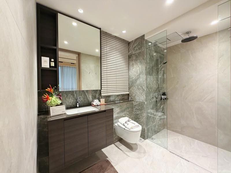 RARE HOUSE NEAR MRT!!! CONVENIENT LOCATION!!! HIGH RENTAL POTENTIAL!!!, Boon Lay / Jurong / Tuas, 3 Bedrooms, 883 sqft, Condominium For Sale, by Eugene Khor, 500270748 - Bathroom - PropertyGuru.com.sg