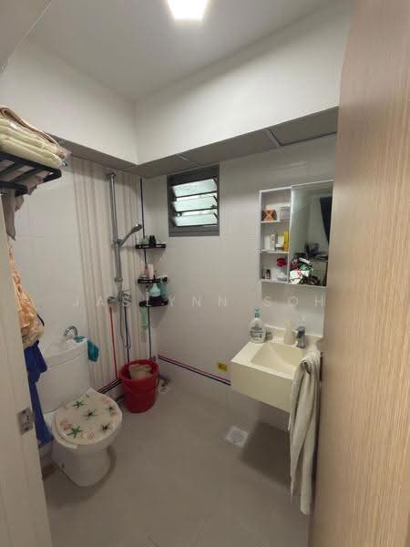 37 Margaret Drive, 37 Margaret Drive, Alexandra / Commonwealth, 2 Bedrooms, 700 sqft, HDB Flat For Sale, by Jaslynn Soh, 500270753 - Bathroom - PropertyGuru.com.sg