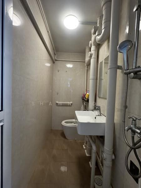 72 Circuit Road, 72 Circuit Road, Macpherson / Potong Pasir, 2 Bedrooms, 452 sqft, HDB Flat For Sale, by Shawn Koh, 500270763 - Bathroom - PropertyGuru.com.sg