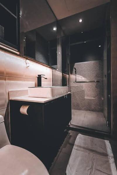 Sherwood Towers, 3 Jalan Anak Bukit, Clementi Park / Upper Bukit Timah, 3 Bedrooms, 1,421 sqft, Apartment For Sale, by Jaime Goh, 500270779 - Bathroom - PropertyGuru.com.sg