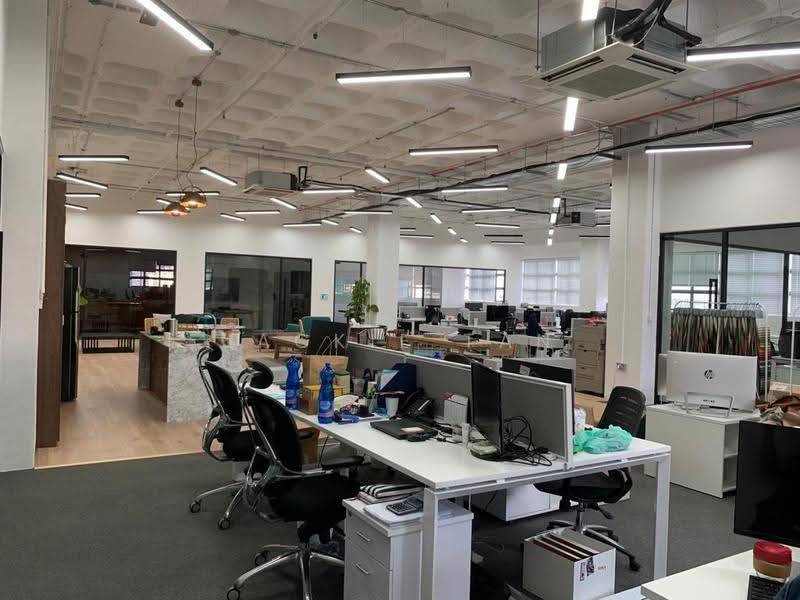 Delta House, 2 Alexandra Road, Alexandra / Commonwealth, 3,046 sqft, Light Industrial (B1) For Sale, by JACKIE TAN, 500270782 - CommercialGuru.com.sg