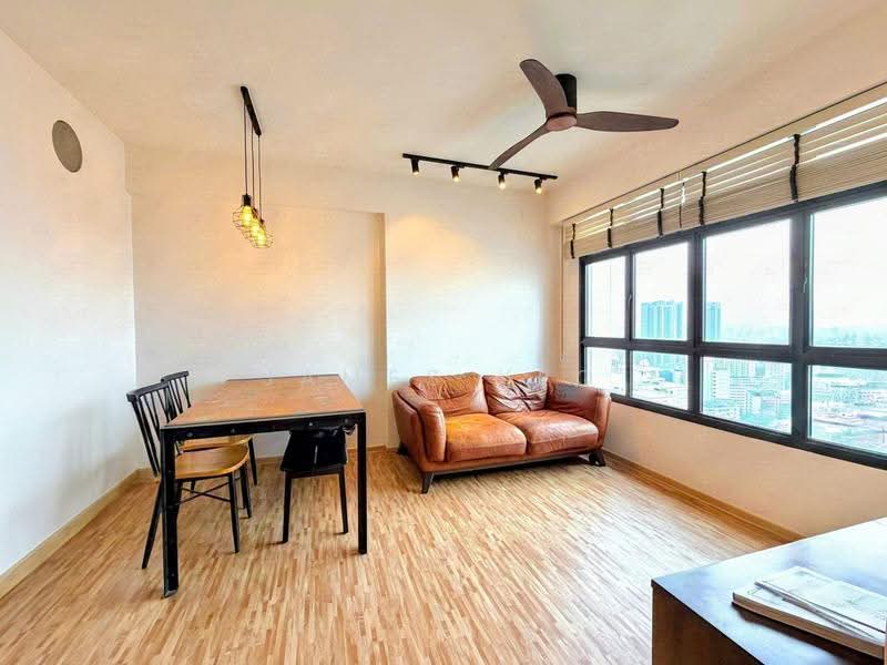 262 Toa Payoh Apex, 262 Toa Payoh East, Balestier / Toa Payoh, 2 Bedrooms, 732 sqft, HDB Flat For Sale, by James Yeo, 500270809 - Living Room - PropertyGuru.com.sg