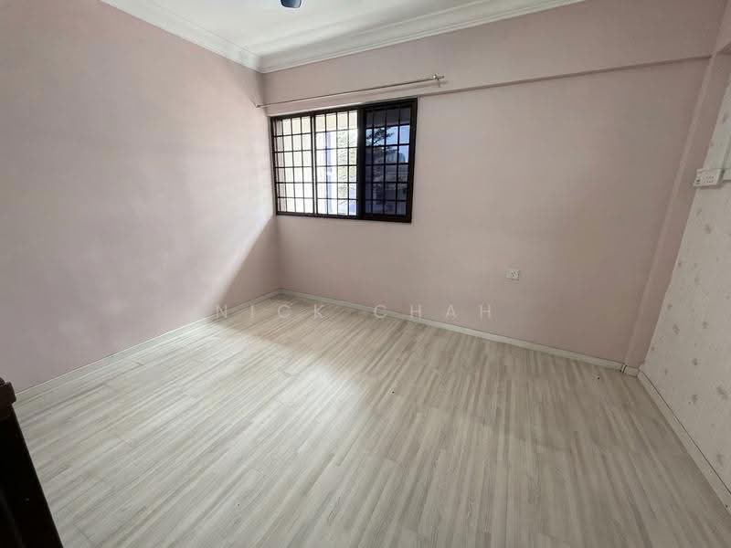 124 Bukit Batok Central, 124 Bukit Batok Central, Dairy Farm / Bukit Panjang / Choa Chu Kang, 3 Bedrooms, 1,001 sqft, HDB Flat For Sale, by Nick Chah, 500270828 - Bedroom 2 - PropertyGuru.com.sg