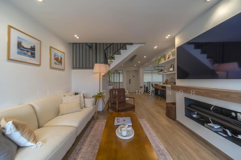 288C Jurong East Street 21, 288C Jurong East Street 21, Boon Lay / Jurong / Tuas, 3 Bedrooms, 1,528 sqft, HDB Flat For Sale, by Leona Chansingh, 500270833 - Living Room - PropertyGuru.com.sg