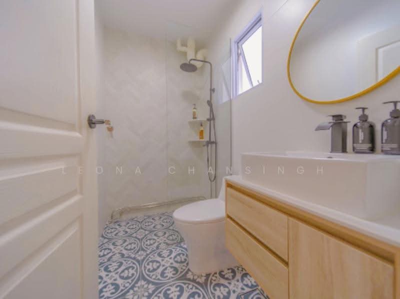 288C Jurong East Street 21, 288C Jurong East Street 21, Boon Lay / Jurong / Tuas, 3 Bedrooms, 1,528 sqft, HDB Flat For Sale, by Leona Chansingh, 500270833 - Bathroom - PropertyGuru.com.sg