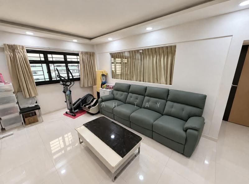 205 Ang Mo Kio Avenue 1, 205 Ang Mo Kio Avenue 1, Ang Mo Kio / Bishan / Thomson, 3 Bedrooms, 1,055 sqft, HDB Flat For Sale, by Leah Tay, 500270838 - Living Room - PropertyGuru.com.sg
