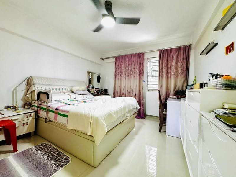 646 Yishun Street 61, 646 Yishun Street 61, Sembawang / Yishun, 3 Bedrooms, 1,119 sqft, HDB Flat For Sale, by Claudia Ang, 500270839 - Bedroom - PropertyGuru.com.sg