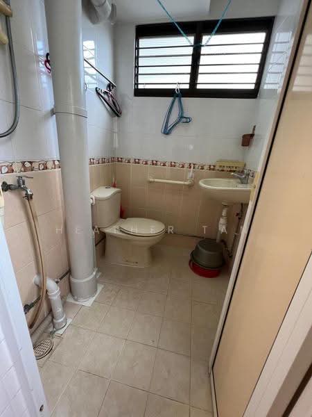 513 Ang Mo Kio Avenue 8, 513 Ang Mo Kio Avenue 8, Ang Mo Kio / Bishan / Thomson, 2 Bedrooms, 720 sqft, HDB Flat For Rent, by Heather Tan, 500270843 - Bathroom - PropertyGuru.com.sg