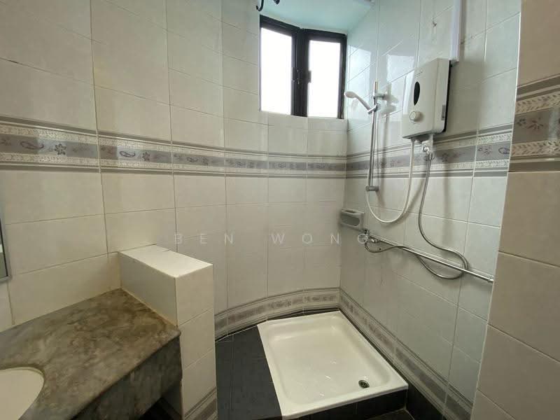 Siglap Centre, 55 Siglap Road, Eunos / Geylang / Paya Lebar, 2 Bedrooms, 1,230 sqft, Apartment For Rent, by Ben Wong, 500270848 - Bathroom - PropertyGuru.com.sg