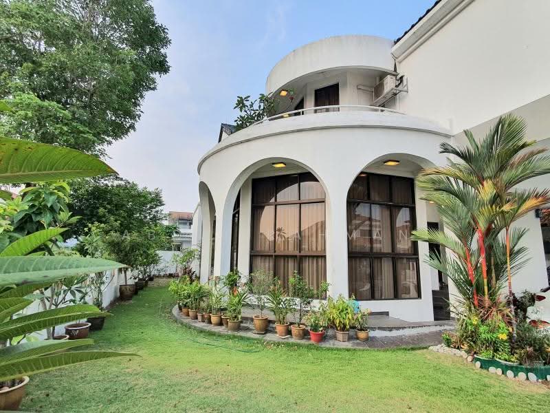 CORNER PLOT BUNGALOW AT PRIME EAST D15, East Coast / Marine Parade, 6 Bedrooms, 5,500 sqft, Bungalow House For Sale, by Abdul Rahman, 500270850 - Exterior - PropertyGuru.com.sg