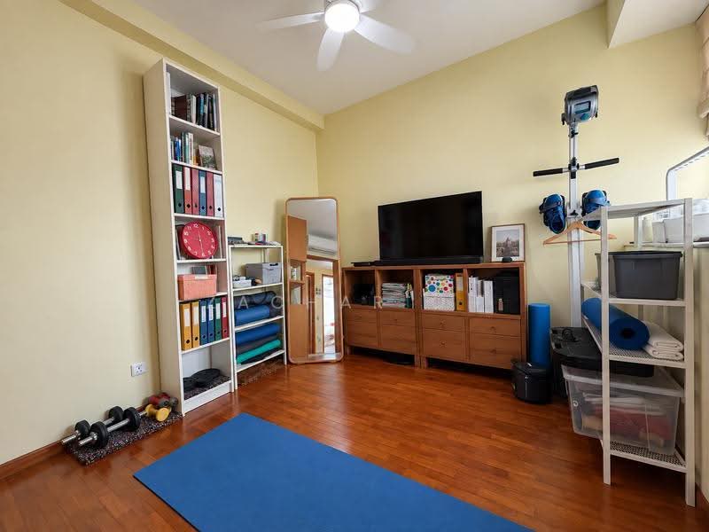 Queens, 10 Stirling Road, Alexandra / Commonwealth, 3 Bedrooms, 1,184 sqft, Condominium For Sale, by Zachar Oh, 500270854 - Interior - PropertyGuru.com.sg