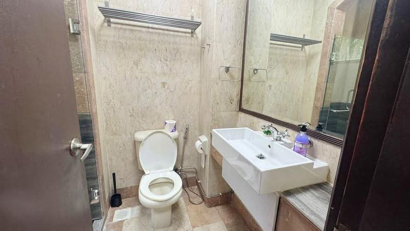 Harbourlights, 68 Telok Blangah Road, Harbourfront / Telok Blangah, Room Rental, 150 sqft, Apartment For Rent, by Maple Yap, 500270861 - MBR4 Bathroom - PropertyGuru.com.sg
