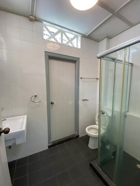 Townerville, 134 Towner Road, Balestier / Toa Payoh, 2 Bedrooms, 2,162 sqft, Conservation House For Rent, by Ben Wong, 500270862 - Bathroom - PropertyGuru.com.sg