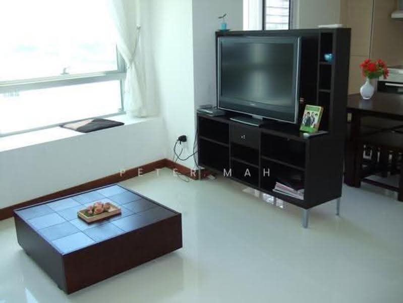 BEAUTIFUL BAYVIEW and SEAVIEW SPACIOUS 1 bedroom at Raffles Place MRT SHENTON WAY. for RENT, Boat Quay / Raffles Place / Marina, Studio, 689 sqft, Condominium For Rent, by Peter Mah, 500270886 - Living Room - PropertyGuru.com.sg