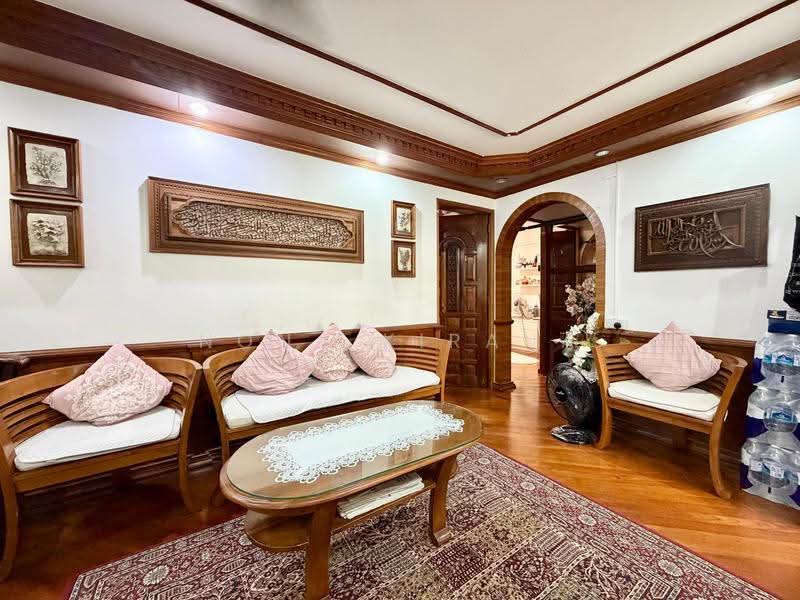 166 Yishun Ring Road, 166 Yishun Ring Road, Sembawang / Yishun, 3 Bedrooms, 904 sqft, HDB Flat For Sale, by Nona Kirana, 500270894 - Living Room - PropertyGuru.com.sg