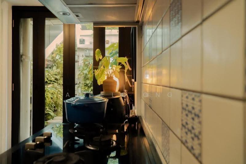 78 Moh Guan Terrace, 78 Moh Guan Terrace, Alexandra / Commonwealth, 2 Bedrooms, 1,055 sqft, Apartment For Sale, by Angelo Ong, 500270900 - Kitchen - PropertyGuru.com.sg