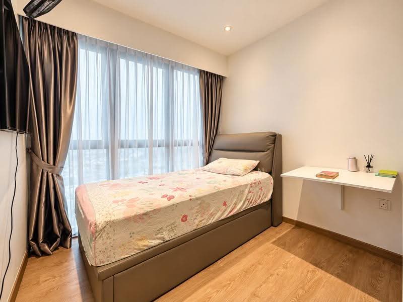 Whistler Grand, 107 West Coast Vale, Buona Vista / West Coast / Clementi New Town, 5 Bedrooms, 1,442 sqft, Condominium For Sale, by Kelly Lin, 500270911 - Bedroom - PropertyGuru.com.sg
