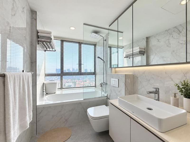 Dakota Residences, 34 Dakota Crescent, Eunos / Geylang / Paya Lebar, 3 Bedrooms, 1,292 sqft, Condominium For Sale, by Nicole Lin, 500270920 - Master Bathroom - PropertyGuru.com.sg
