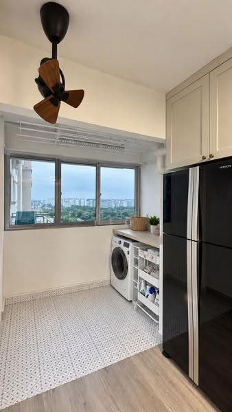 622B Tampines Avenue 12, 622B Tampines Avenue 12, Pasir Ris / Tampines, 3 Bedrooms, 1,216 sqft, HDB Flat For Sale, by Esther Lee, 500270921 - Kitchen Yard - PropertyGuru.com.sg