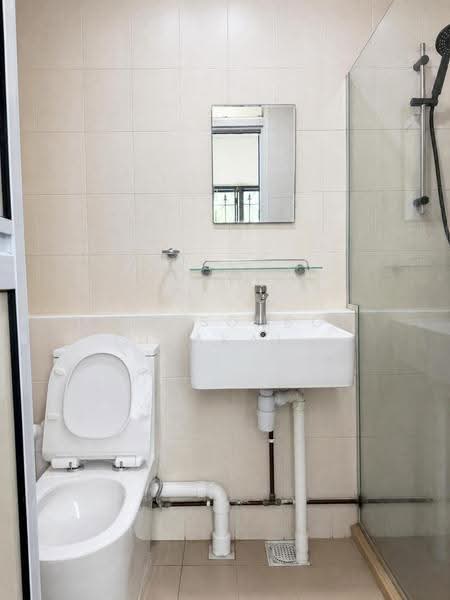 146 Tampines Avenue 5, 146 Tampines Avenue 5, Pasir Ris / Tampines, 4 Bedrooms, 1,593 sqft, HDB Flat For Rent, by JohnsonBolehPakai ., 500270926 - Common Toilet - PropertyGuru.com.sg