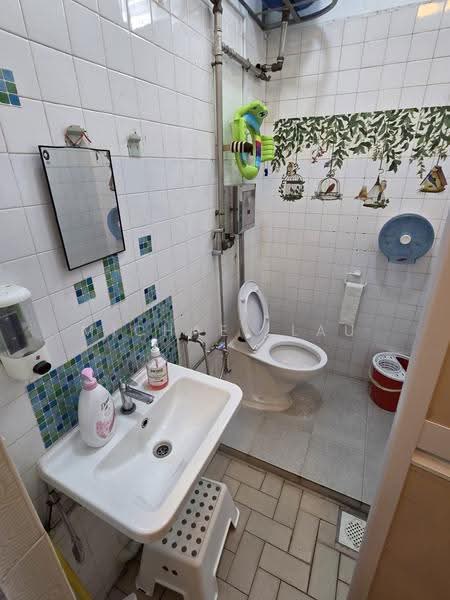 729 Yishun Street 71, Sembawang / Yishun, 600 sqft, Shop / Shophouse For Rent, by Michael Lau, 500270938 - Bathroom - CommercialGuru.com.sg