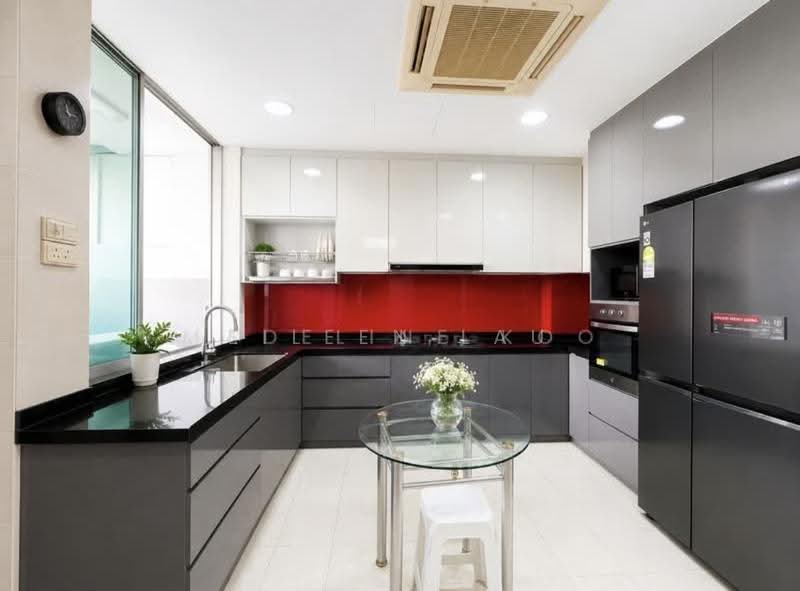Serangoon Garden Estate, Cooling Close, Hougang / Punggol / Sengkang, 6 Bedrooms, 3,500 sqft, Semi-Detached House For Sale, by Eileen Lau, 500270941 - Kitchen - PropertyGuru.com.sg