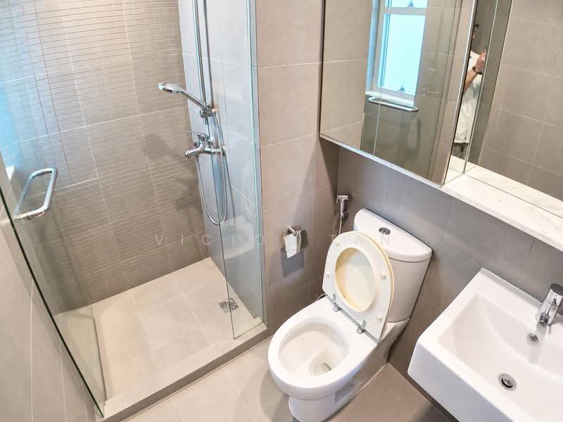 Domain 21, 21 Delta Road, Alexandra / Commonwealth, 2 Bedrooms, 926 sqft, Condominium For Sale, by Victor Tan, 500270942 - Bathroom - PropertyGuru.com.sg