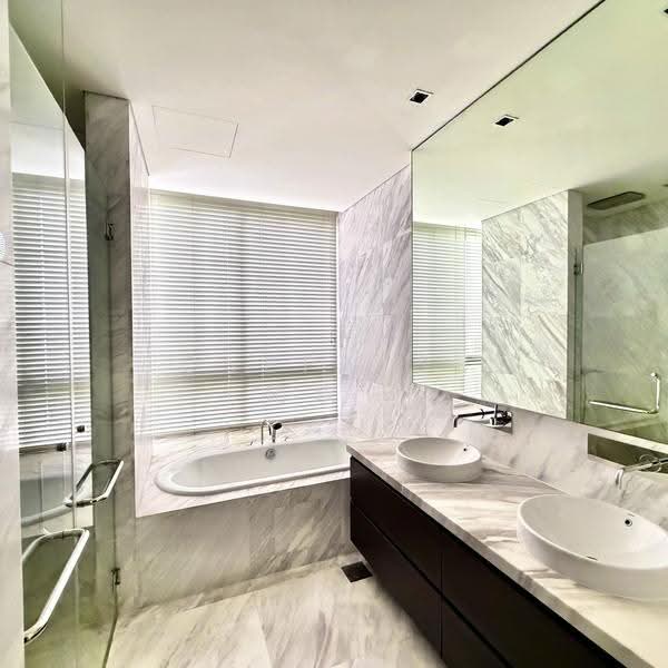 Sui Generis, 21 Balmoral Crescent, Tanglin / Holland / Bukit Timah, 3 Bedrooms, 1,755 sqft, Condominium For Rent, by Joseph See 施玟仲, 500270945 - Bathroom - PropertyGuru.com.sg