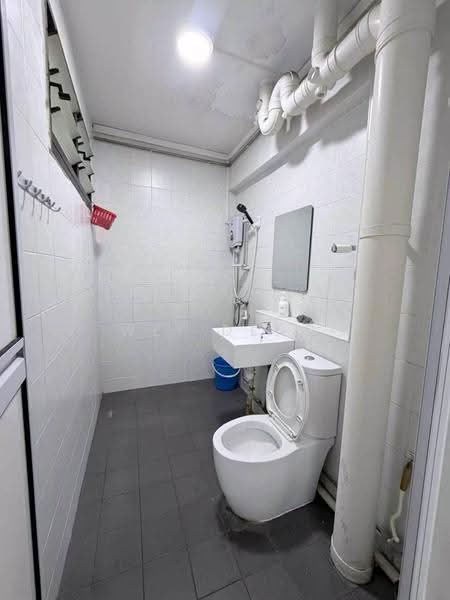 894C Woodlands Drive 50, 894C Woodlands Drive 50, Admiralty / Woodlands, 3 Bedrooms, 1,076 sqft, HDB Flat For Sale, by WEI DENG, 500270953 - Bathroom - PropertyGuru.com.sg