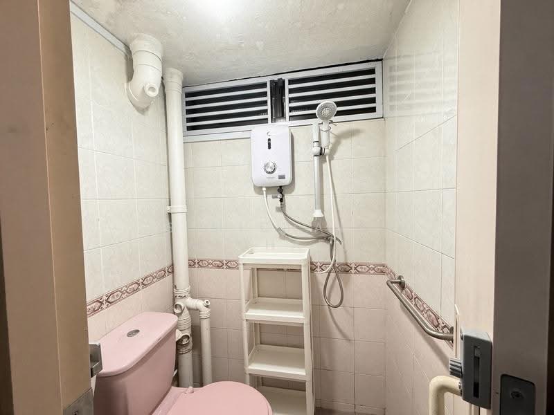 157 Mei Ling Street, 157 Mei Ling Street, Alexandra / Commonwealth, 2 Bedrooms, 742 sqft, HDB Flat For Sale, by S MICHAEL Michael, 500270958 - Bathroom - PropertyGuru.com.sg