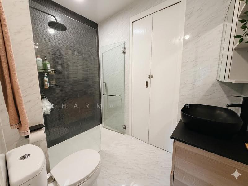 Prime Residence, 41 Lorong 22 Geylang, Eunos / Geylang / Paya Lebar, 2 Bedrooms, 581 sqft, Condominium For Sale, by Charmaine Soh, 500270970 - Bathroom - PropertyGuru.com.sg