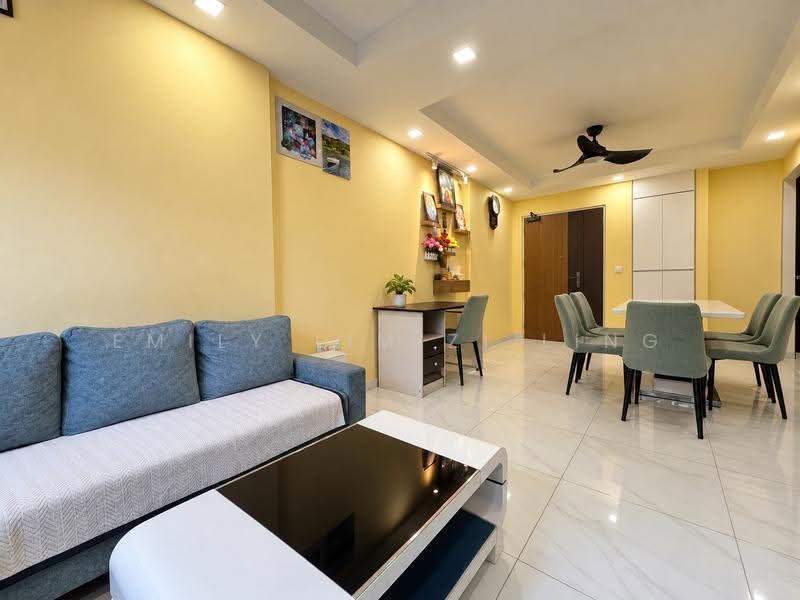 478C Yishun Street 44, 478C Yishun Street 44, Sembawang / Yishun, 3 Bedrooms, 1,001 sqft, HDB Flat For Sale, by Emily Lim Zi Ling, 500270975 - Living Room - PropertyGuru.com.sg