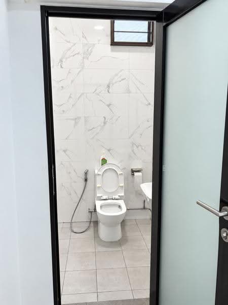 352 clementi avenue 2, clementi avenue 2, Buona Vista / West Coast / Clementi New Town, 1,615 sqft, Shop / Shophouse For Sale, by Melvin Chee, 500270978 - Bathroom - CommercialGuru.com.sg