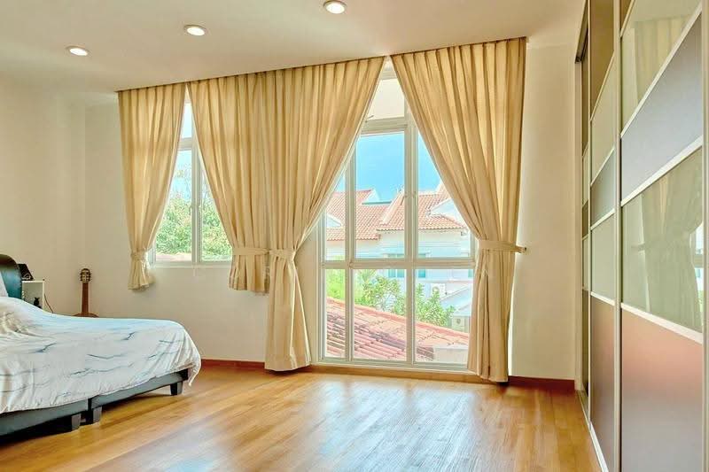 Chuan Drive, Hougang / Punggol / Sengkang, 5 Bedrooms, 4,000 sqft, Corner Terrace For Sale, by Corin Chen, 500270986 - Bedroom - PropertyGuru.com.sg