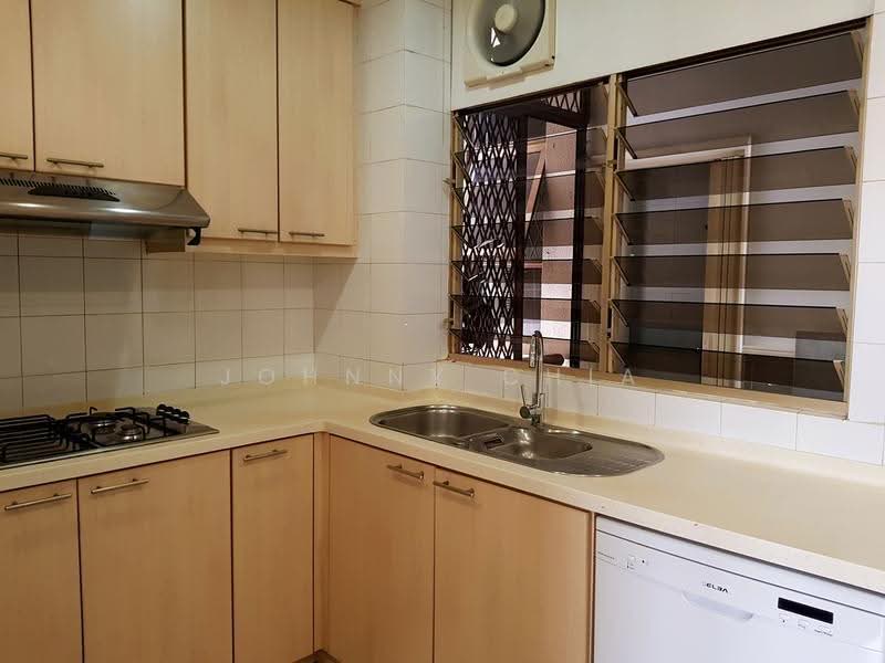 Leonie Condotel, 2 Leonie Hill Road, Orchard / River Valley, 4 Bedrooms, 2,722 sqft, Condominium For Rent, by Johnny Chia, 500270989 - Kitchen - PropertyGuru.com.sg