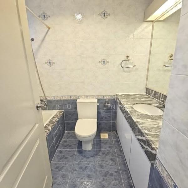 Banyan Condo, 3 Chwee Chian Road, Buona Vista / West Coast / Clementi New Town, 3 Bedrooms, 1,561 sqft, Condominium For Rent, by Ruth Ng, 500270991 - Bathroom - PropertyGuru.com.sg