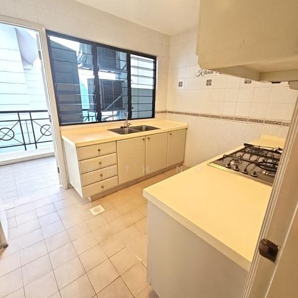 Banyan Condo, 3 Chwee Chian Road, Buona Vista / West Coast / Clementi New Town, 3 Bedrooms, 1,561 sqft, Condominium For Rent, by Ruth Ng, 500270991 - Kitchen - PropertyGuru.com.sg