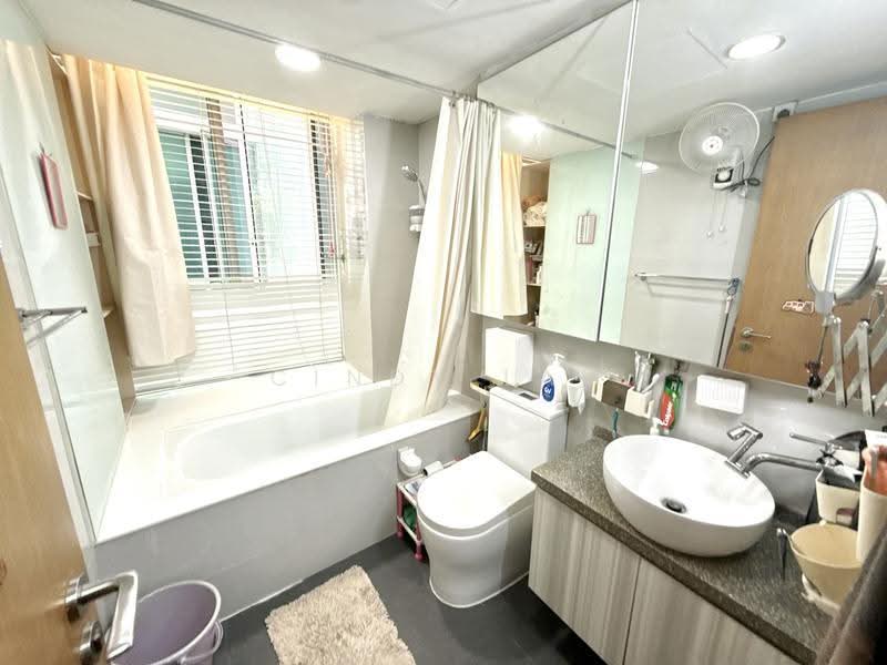 The Quartz, 55 Compassvale Bow, Hougang / Punggol / Sengkang, 3 Bedrooms, 1,518 sqft, Condominium For Sale, by Cindy Lai, 500270992 - Master Bathroom - PropertyGuru.com.sg