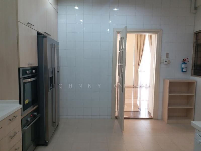 Leonie Condotel, 2 Leonie Hill Road, Orchard / River Valley, 4 Bedrooms, 4,843 sqft, Condominium For Rent, by Johnny Chia, 500271010 - Kitchen - PropertyGuru.com.sg