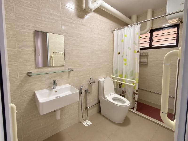 858 Tampines Avenue 5, 858 Tampines Avenue 5, Pasir Ris / Tampines, 4 Bedrooms, 1,571 sqft, HDB Flat For Sale, by Peter Loh 彼得, 500271011 - Common Bathroom - PropertyGuru.com.sg