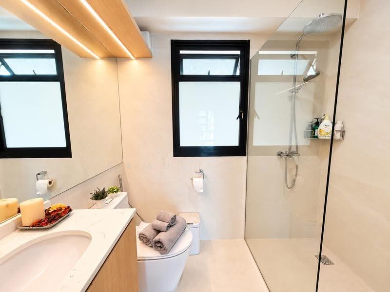 402A Fernvale Lane, 402A Fernvale Lane, Hougang / Punggol / Sengkang, 3 Bedrooms, 1,216 sqft, HDB Flat For Sale, by Samuel Sim, 500271013 - Bathroom - PropertyGuru.com.sg