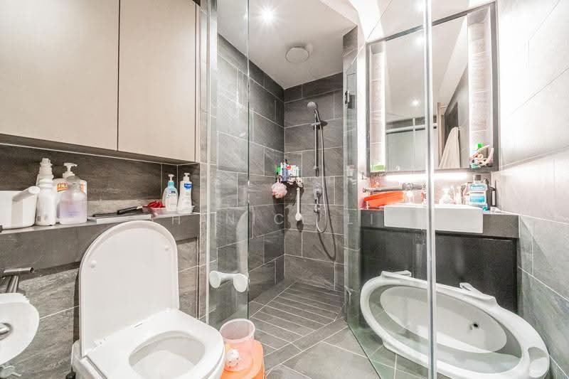 Affinity At Serangoon, 20 Serangoon North Avenue 1, Hougang / Punggol / Sengkang, 2 Bedrooms, 732 sqft, Condominium For Sale, by Shanice Lim, 500271016 - Bathroom - PropertyGuru.com.sg