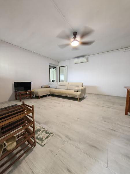 173 Gangsa Road, 173 Gangsa Road, Dairy Farm / Bukit Panjang / Choa Chu Kang, 3 Bedrooms, 1,087 sqft, HDB Flat For Rent, by Miki Yong, 500271036 - Living Room - PropertyGuru.com.sg