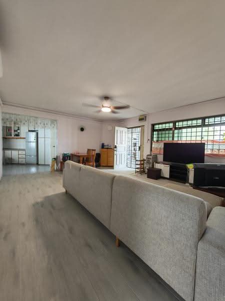 173 Gangsa Road, 173 Gangsa Road, Dairy Farm / Bukit Panjang / Choa Chu Kang, 3 Bedrooms, 1,087 sqft, HDB Flat For Rent, by Miki Yong, 500271036 - Living Room - PropertyGuru.com.sg