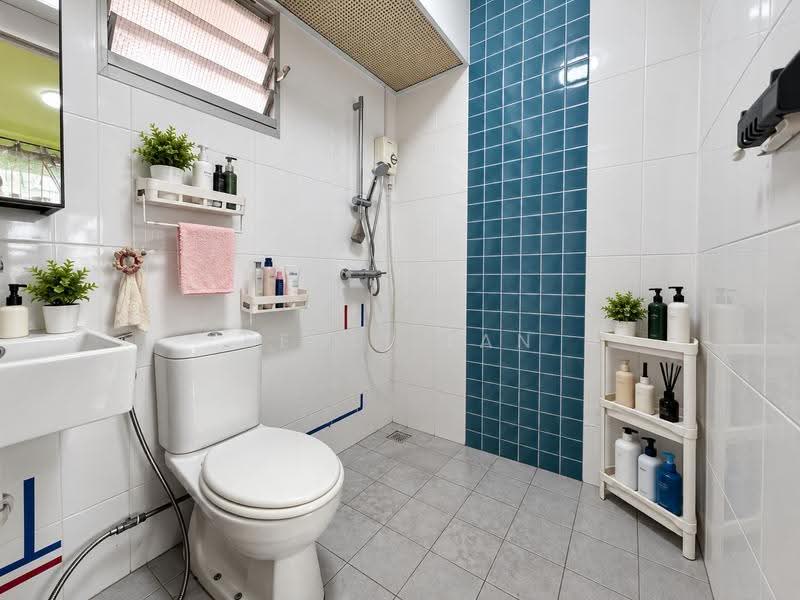 414A Fernvale Link, 414A Fernvale Link, Seletar / Yio Chu Kang, 2 Bedrooms, 732 sqft, HDB Flat For Sale, by Kenli Tan, 500271040 - Bathroom - PropertyGuru.com.sg