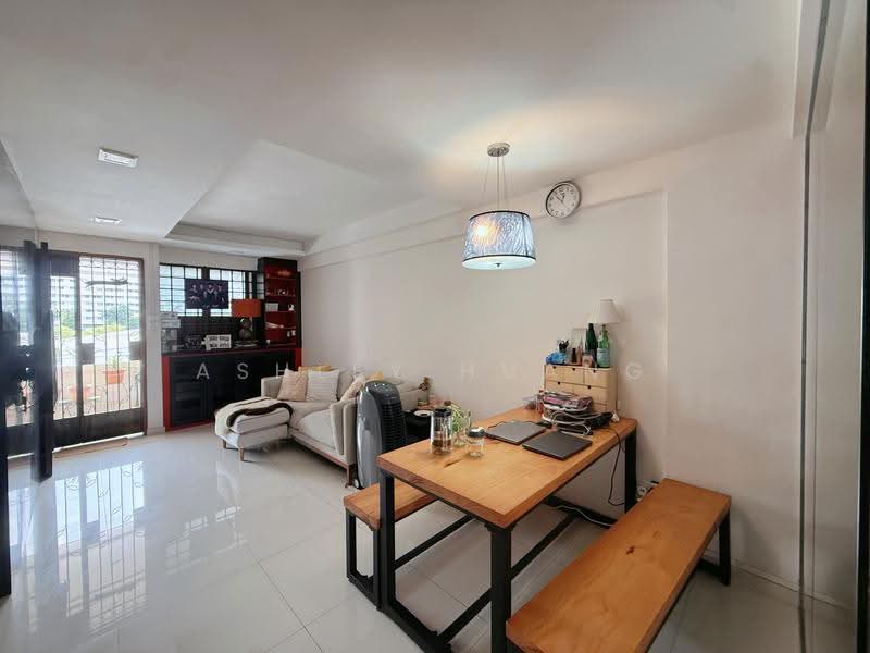 213 Bedok North Street 1, 213 Bedok North Street 1, Bedok / Upper East Coast, 2 Bedrooms, 732 sqft, HDB Flat For Sale, by Ashley Huang, 500271042 - Spacious Living Hall - PropertyGuru.com.sg