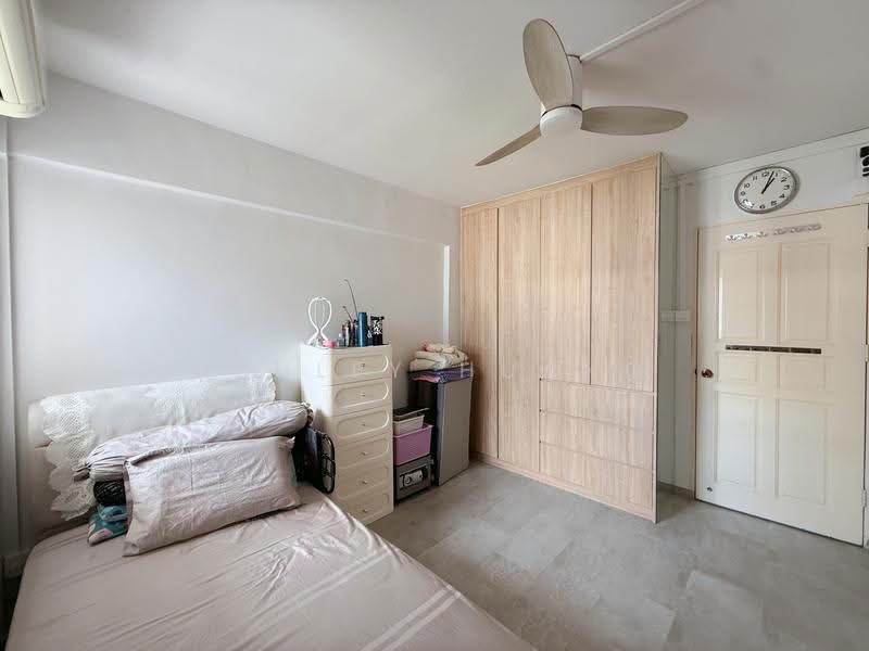 213 Bedok North Street 1, 213 Bedok North Street 1, Bedok / Upper East Coast, 2 Bedrooms, 732 sqft, HDB Flat For Sale, by Ashley Huang, 500271042 - Master Bedroom (newly renovated) - PropertyGuru.com.sg