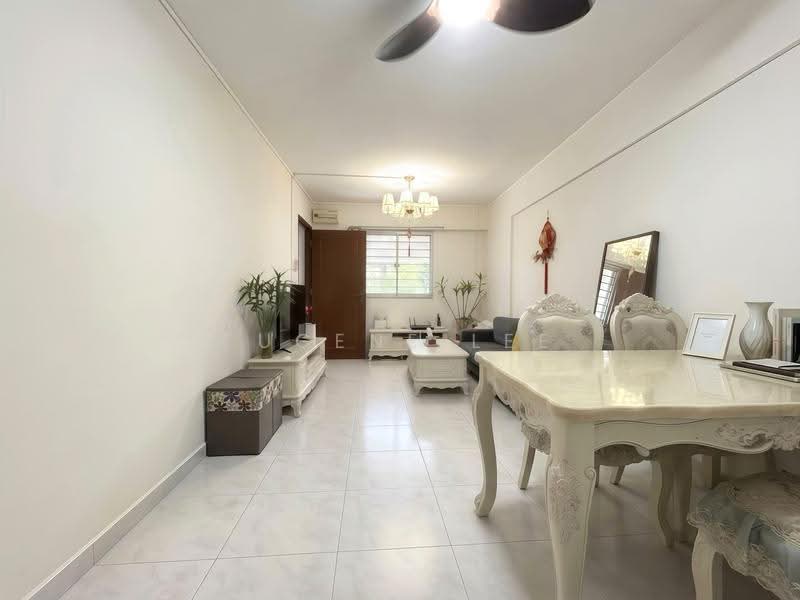 148 Yishun Street 11, 148 Yishun Street 11, Sembawang / Yishun, 2 Bedrooms, 721 sqft, HDB Flat For Sale, by Eugene Lee, 500271049 - Living Room - PropertyGuru.com.sg