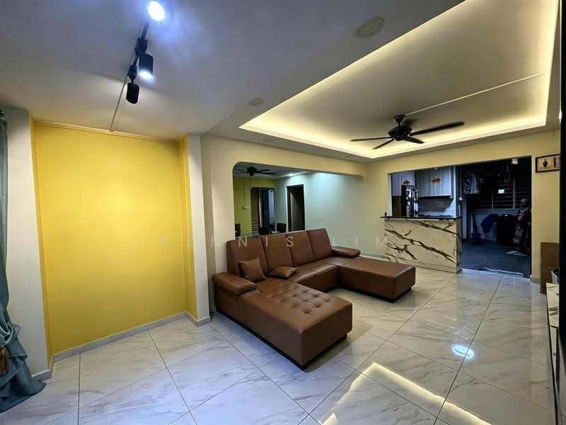 748 Jurong West Street 73, 748 Jurong West Street 73, Boon Lay / Jurong / Tuas, 3 Bedrooms, 1,313 sqft, HDB Flat For Sale, by Dennis Lim, 500271050 - Living Room - PropertyGuru.com.sg
