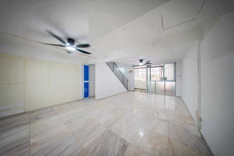 58 Stirling Road, 58 Stirling Road, Alexandra / Commonwealth, 3 Bedrooms, 850 sqft, HDB Flat For Sale, by Jerome Yap, 500271053 - Living Room - PropertyGuru.com.sg